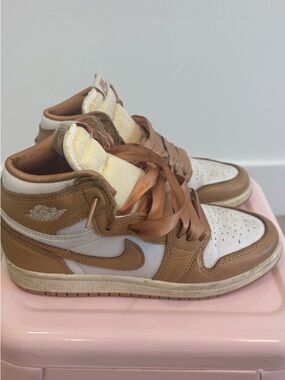 Nike Kids Sneakers in Brown and White